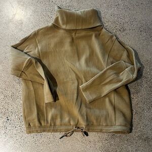 Varley turtleneck pullover